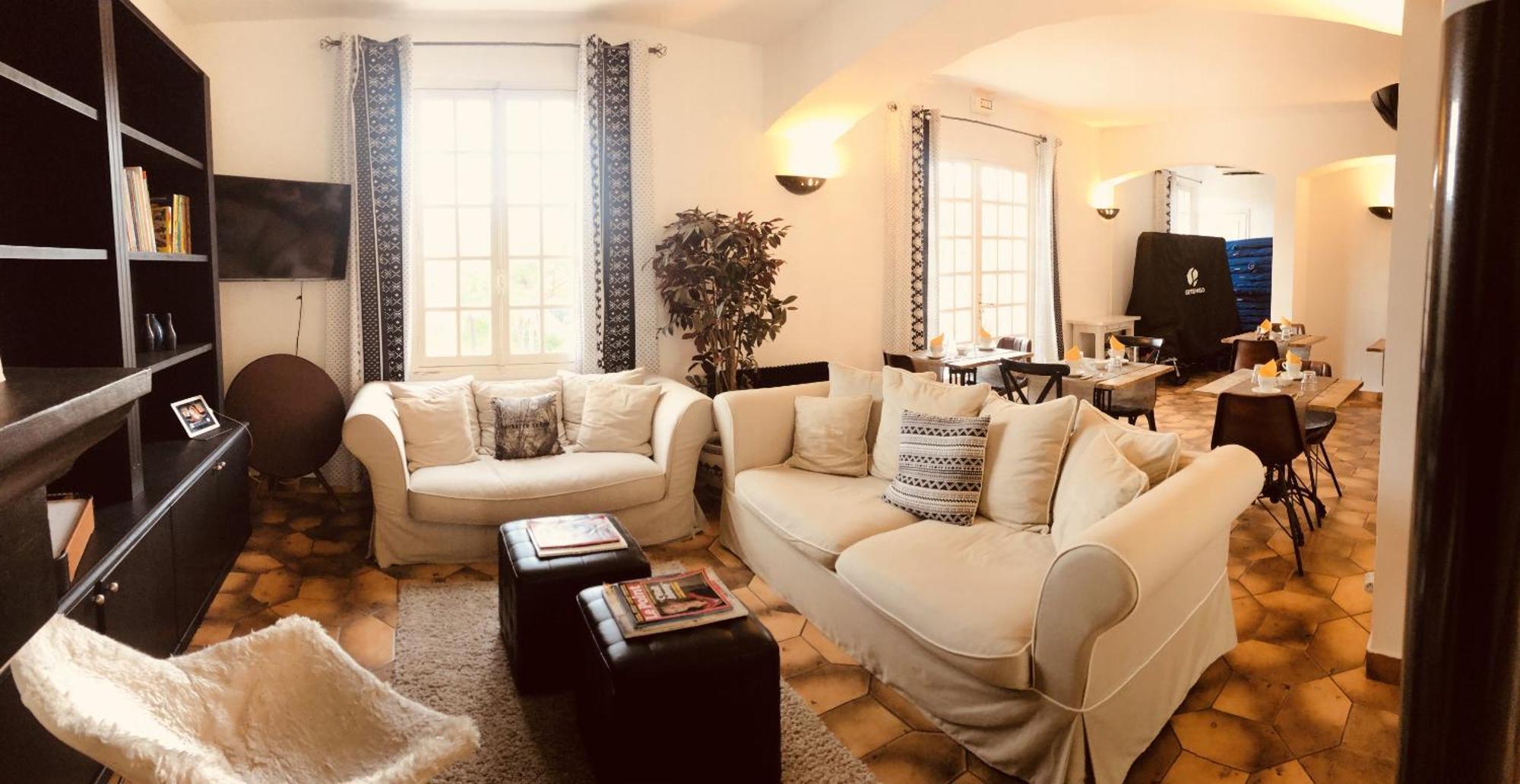 Hotel Jas Neuf Сен Максим Екстериор снимка