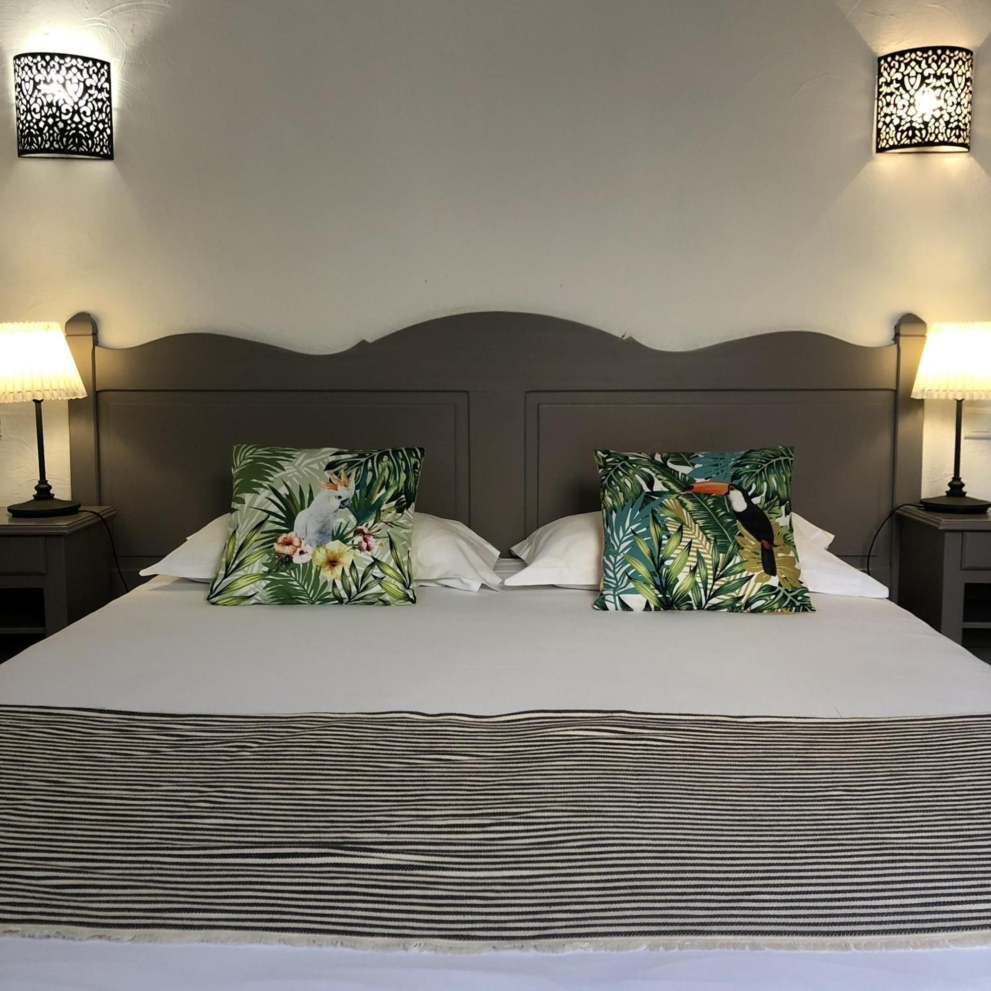 Hotel Jas Neuf Сен Максим Стая снимка